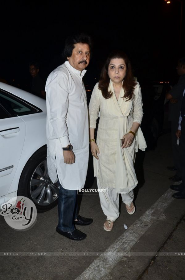 Pankaj Udhas along with his wife  was snapped at Ravi Chopra's Funeral