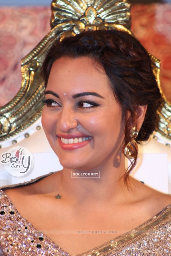 Sonakshi Sinha was at the Music Launch of Lingaa