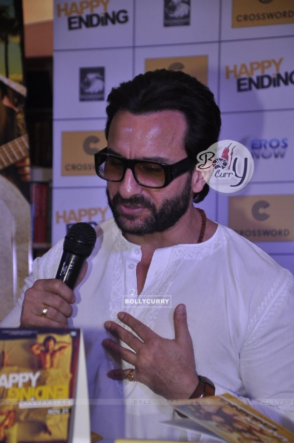 Saif Ali Khan talks about the book at the Promotions of Happy Ending (345165)