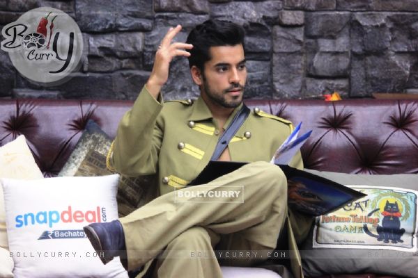 Gautam Gulati during a task on Bigg Boss 8