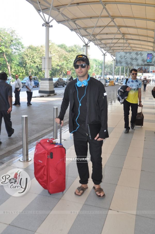 Vatsal Sheth was snapped at airport while leaving for Arpita Khan's Wedding