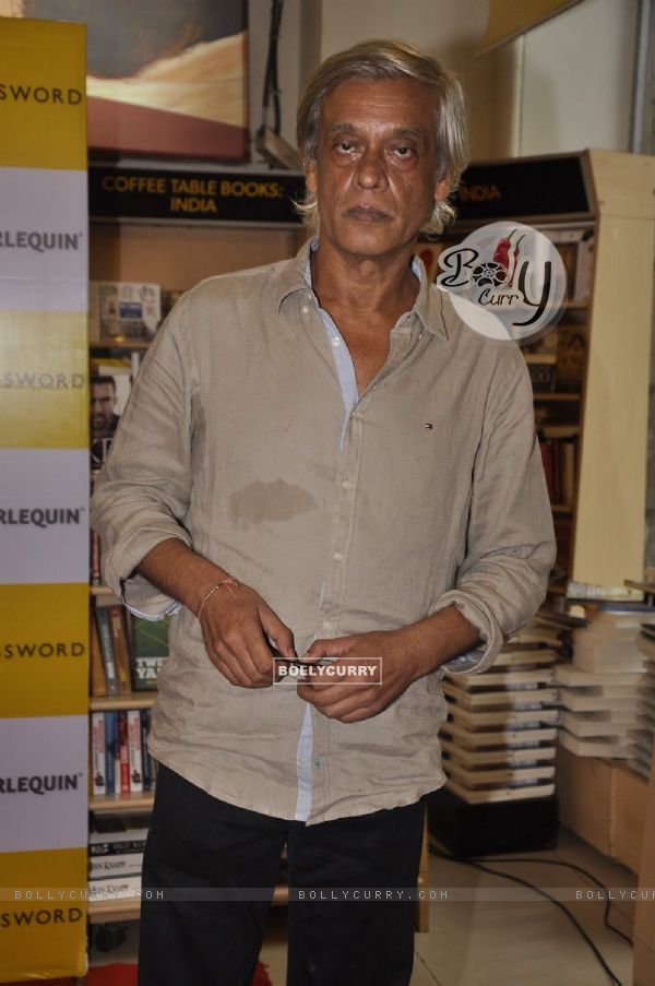 Sudhir Mishra poses for the media at Nidhie Sharma's Book Launch