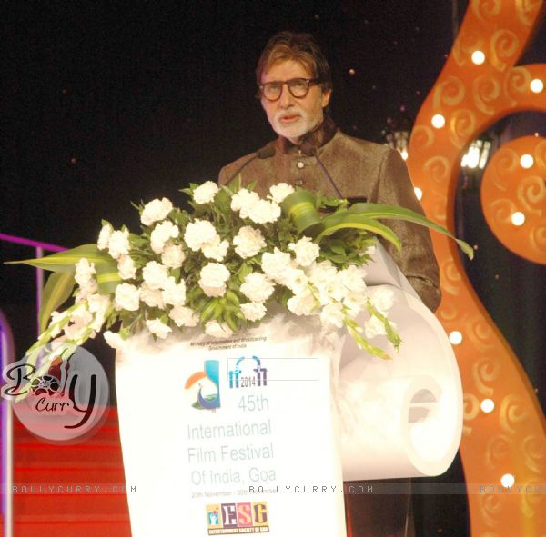 Amitabh Bachchan addressing the audience at Goa Film Festival