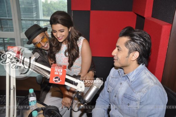 Team Kill Dil enjoy their time during the Promotions at Fever FM