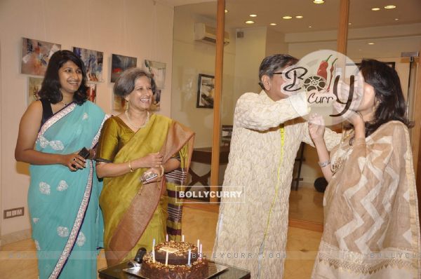 Amol Palekar snapped feeding cake to his daughter at his Art Exhibition