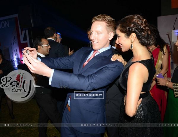 Sophie Choudry gets clicked in a selfie at the British Airways Bash