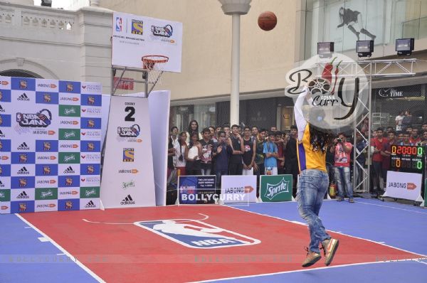 Neetu Chandra was snapped playing basket ball at NBA JAM Powered by Jabong.com Event