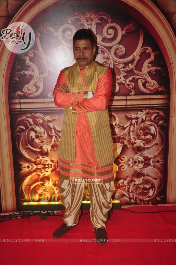 Sudesh Berry poses for the media at Zee Rishtey Awards