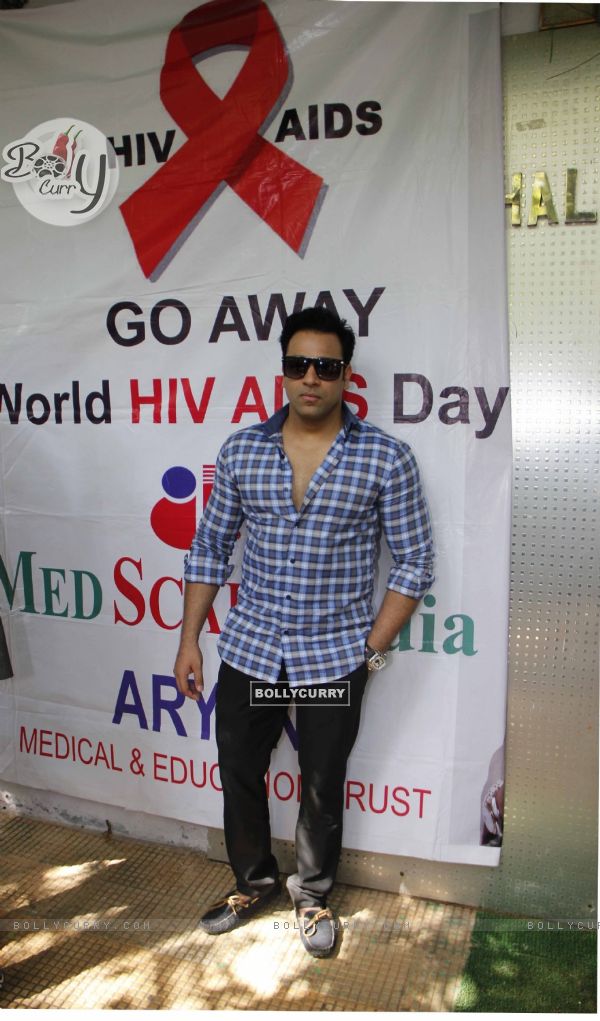 Abhishek Avasthi poses for the media at Medscape India AIDS Awareness Event