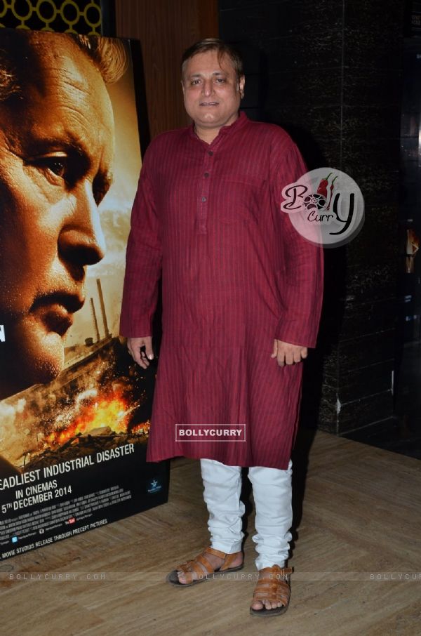 Manoj Joshi poses for the media at the Premier of Bhopal: A Prayer for Rain (347365)