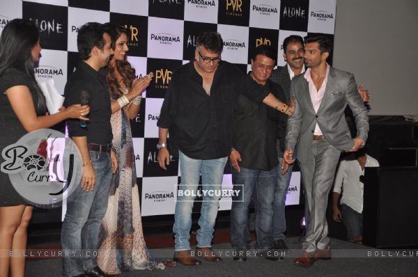 Karan Singh Grover arrives at the Trailer Launch of Alone (347971)