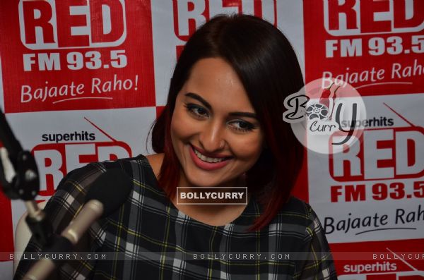Sonakshi Sinha during Promotions of Tevar on 93.5 Red FM (348089)