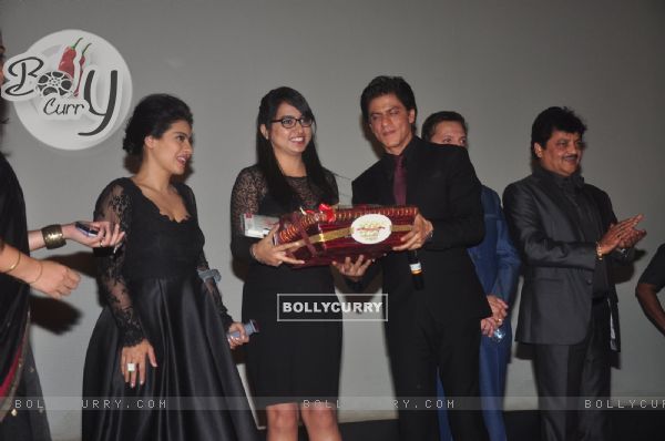 Shah Rukh Khan was felicitated at 1000 Weeks Completion of DDLJ at Maratha Mandir