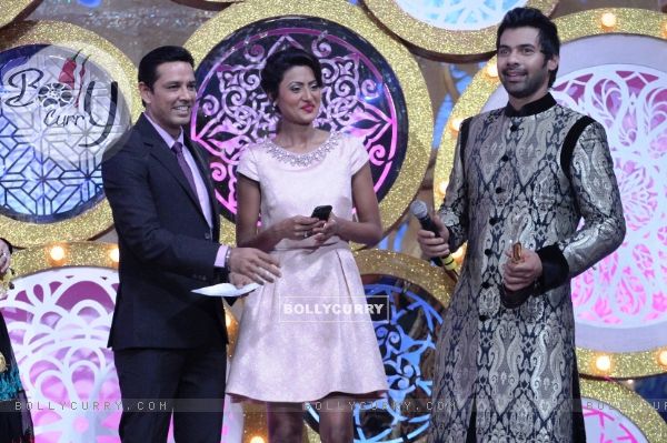 Shabbir Ahluwalia won an Award at Zee Rishtey Awards 2014