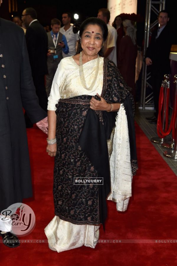 Asha Bhosle poses for the media at Abu Dhabi Film Festival