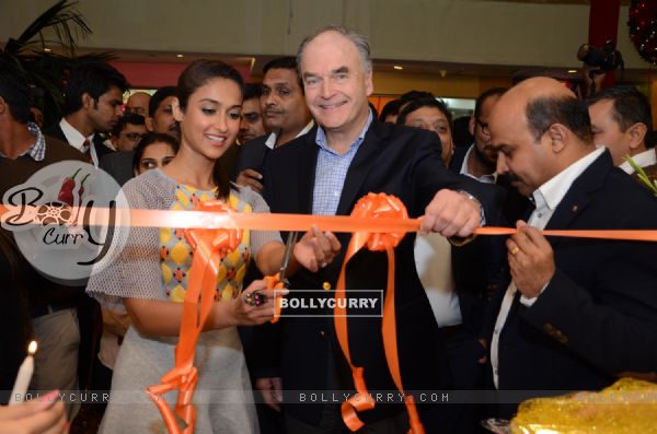 Ileana D'Cruz inaugurates the Footin India Store