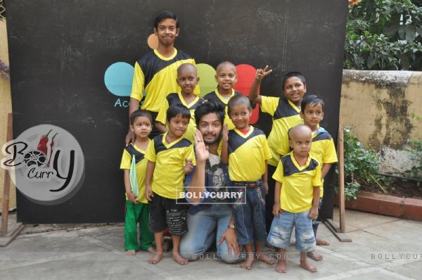 Ali Fazal Celebrates Christmas with Ngo Kids