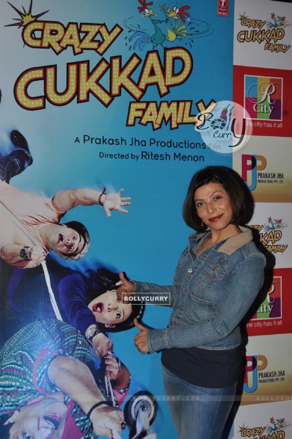 Shilpa Shukla poses for the media at the Promotions of Crazy Cukkad Family (350175)