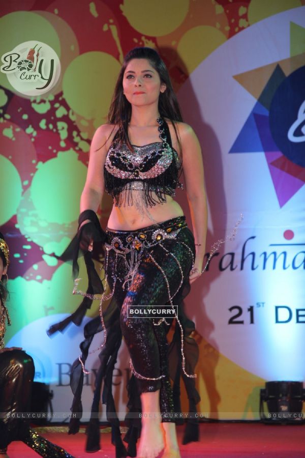 Sonalee Kulkarni performs at the Promotions of Mitwaa