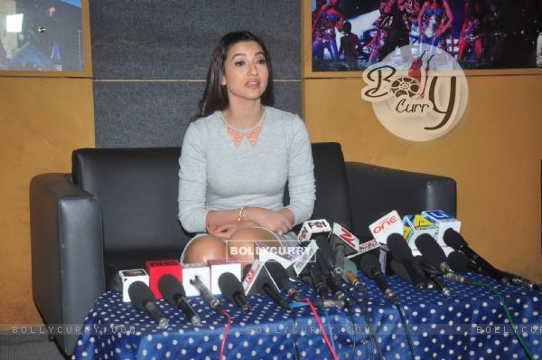 Gauahar Khan at the Country Club's New Year Promotions