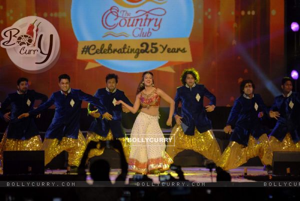 Gauahar Khan was snapped performing at Country Club