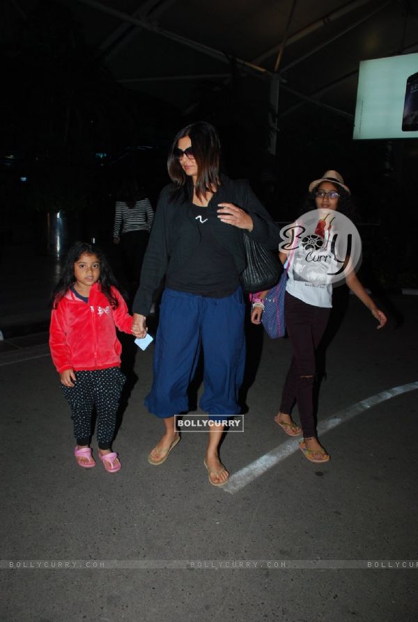 Sushmita Sen with her children Snapped at Airport