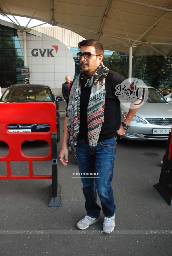 Jimmy Shergill poses for the media at Airport