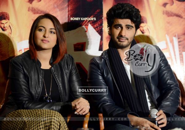 Sonakshi Sinha and Arjun Kapoor snapped at the Promotions of Tevar in Delhi (351053)