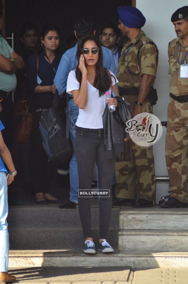 Lisa Haydon was snapped Arriving from Saifai Mahotsav Fest