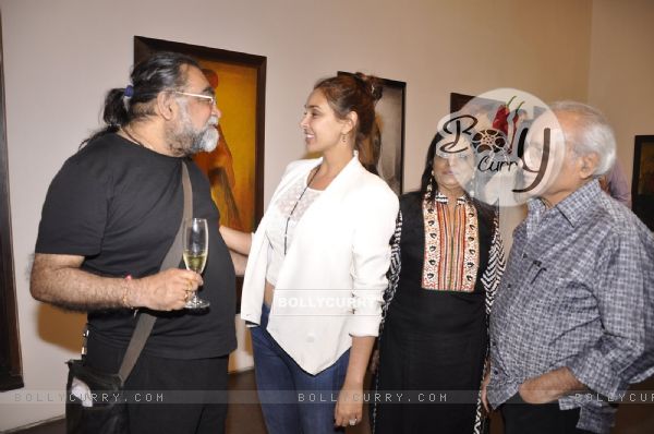 Lisa Ray was snapped interacting with Prahlad Kakkar at Vibrant Gujrat Event