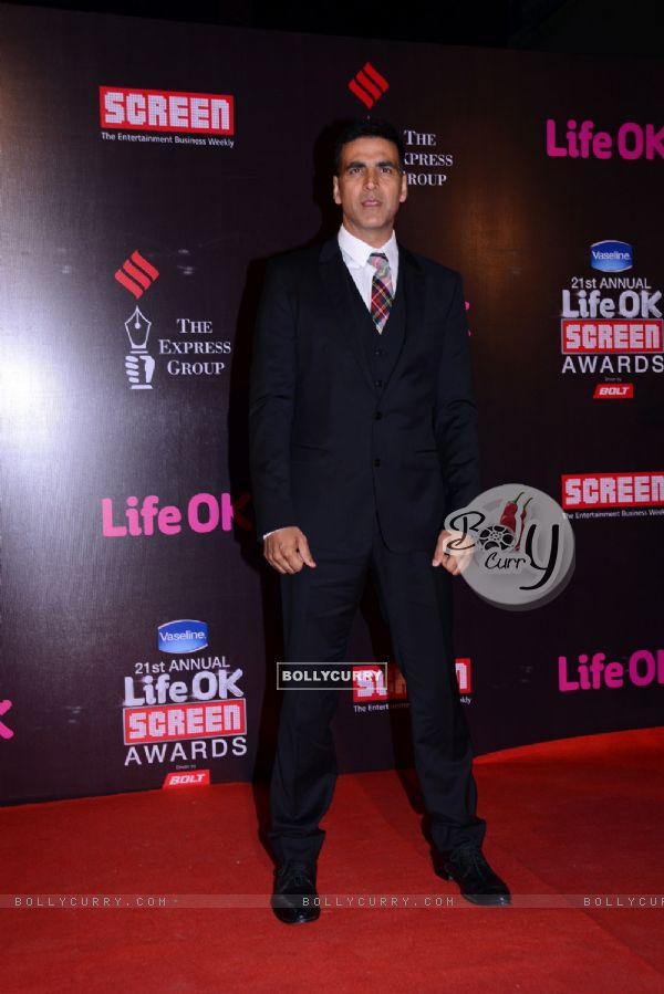 Akshay Kumar poses for the media at 21st Annual Life OK Screen Awards Red Carpet