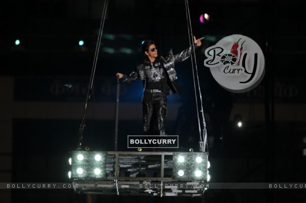 Shah Rukh Khan performs an aerial act at Stardust Awards 2014