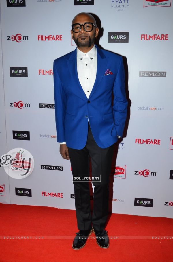 Benny Dayal poses for the media at Filmfare Nominations Bash