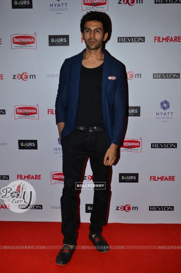 Kartik Tiwari poses for the media at Filmfare Nominations Bash