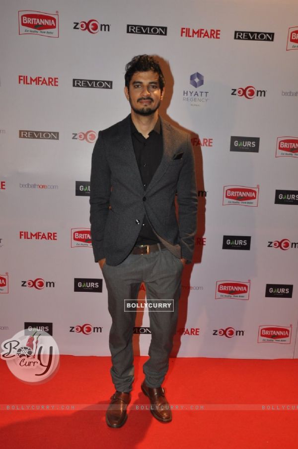 Tahir Bhasin poses for the media at Filmfare Nominations Bash