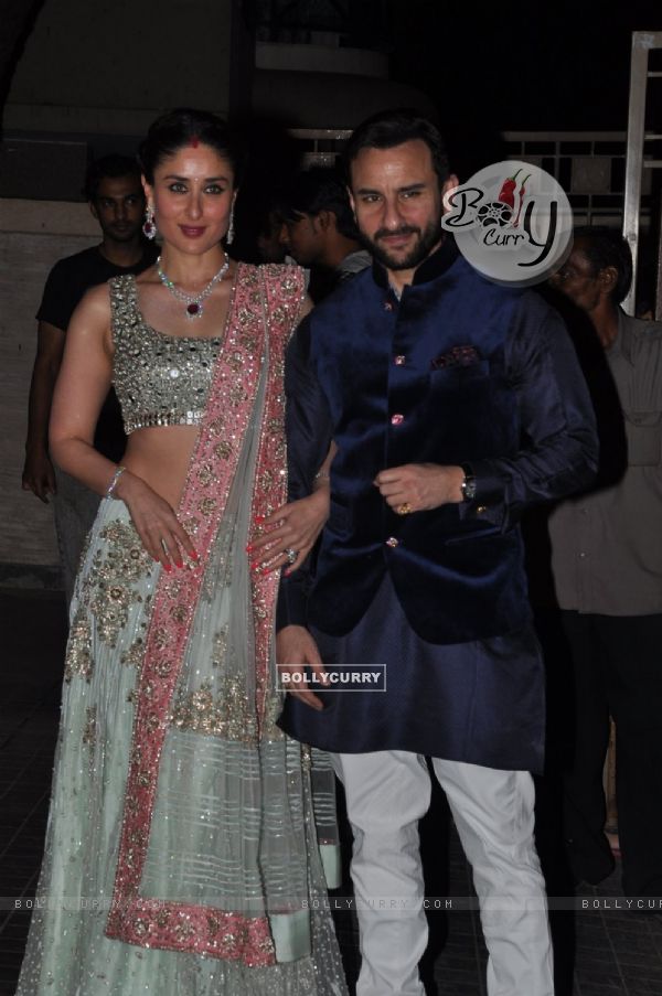 Saif Ali Khan and Kareena Kapoor pose at Soha Ali Khan and Kunal Khemu's Wedding Reception