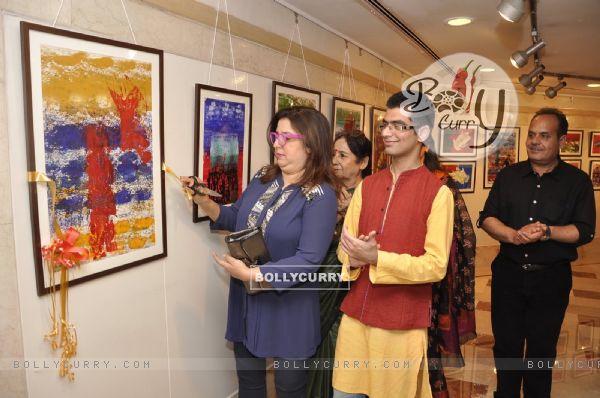 Farah Khan Inaugrates an Art Exhibition