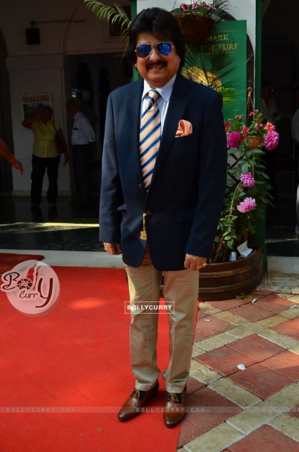 Pankaj Udhas poses for the media at Signature Derby 2015