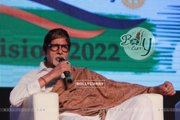 Amitabh Bachchan interacts with the audience at Discon District Conference