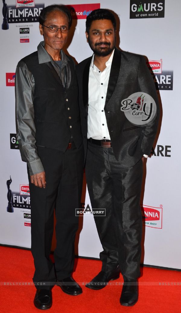 Mithoon was seen with his father at the 60th Britannia Filmfare Awards