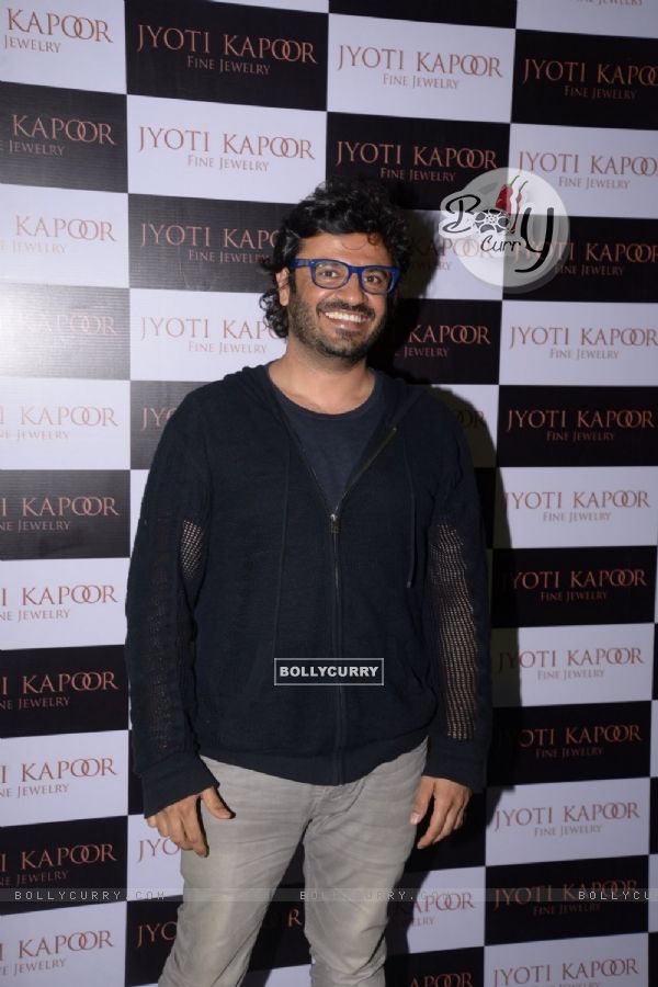 Vikas Bahl poses for the media at Jyoti Kapoor's Jewellery Exhibition