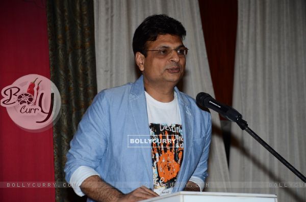 Irshad Kamil addressing the audience at his Book Launch