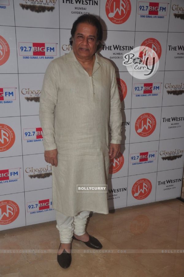Anup Jalota poses for the media at Jagjit Singh's Birth Anniversary Concert