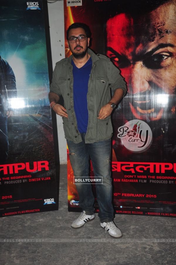 Dinesh Vijan poses for the media at the Promotions of Badlapur (354904)