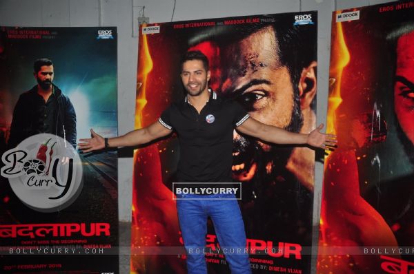 Varun Dhawan poses for the media at the Promotions of Badlapur (354907)