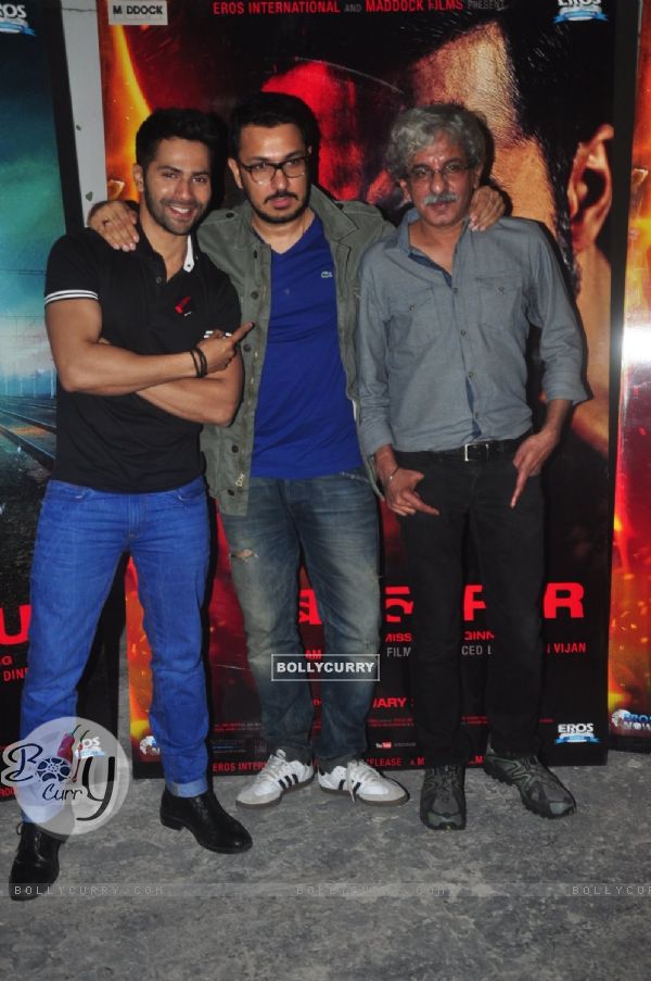 Team poses for the media at the Promotions of Badlapur (354908)
