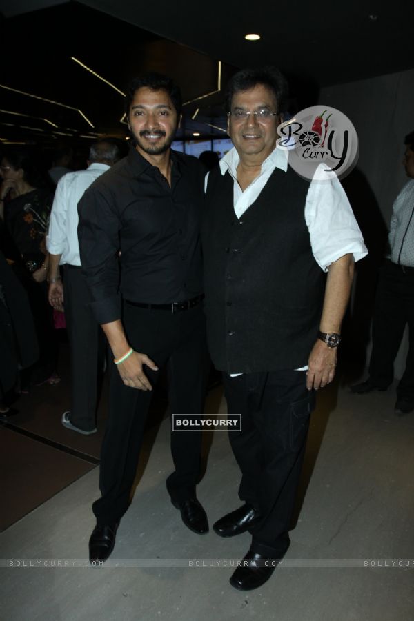 Shreyas Talpade poses with Subhash Ghai at the Premier of Marathi Movie Baji (355080)