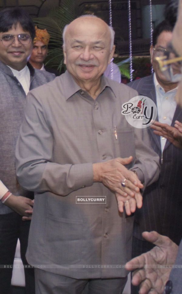 Sushilkumar Shinde poses for the media at Manali Jagtap's Wedding Reception