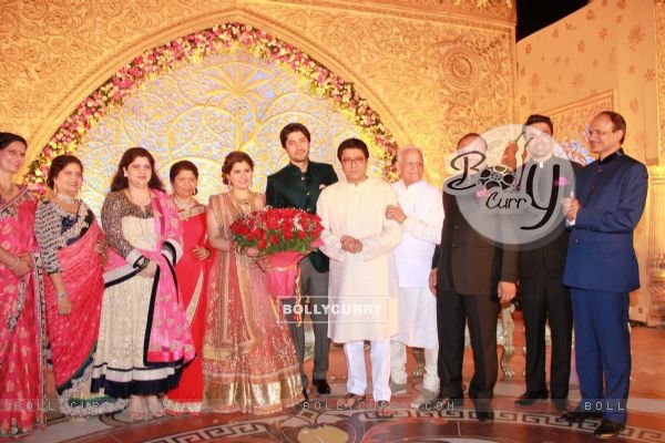 Raj Thackeray poses with Newly Weds Manali Jagtap and Vicky Shoor