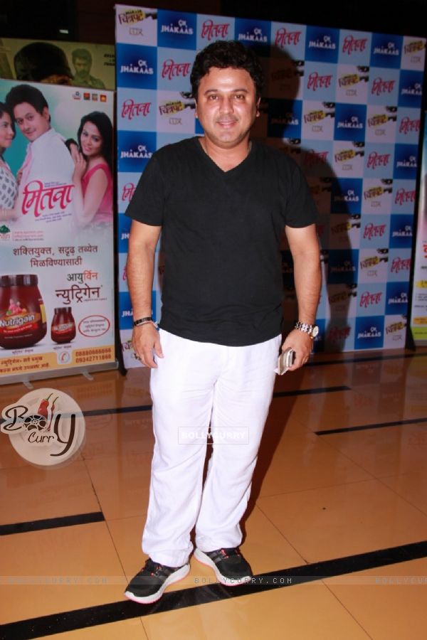 Ali Asgar poses for the media at the Premier of Mitwaa